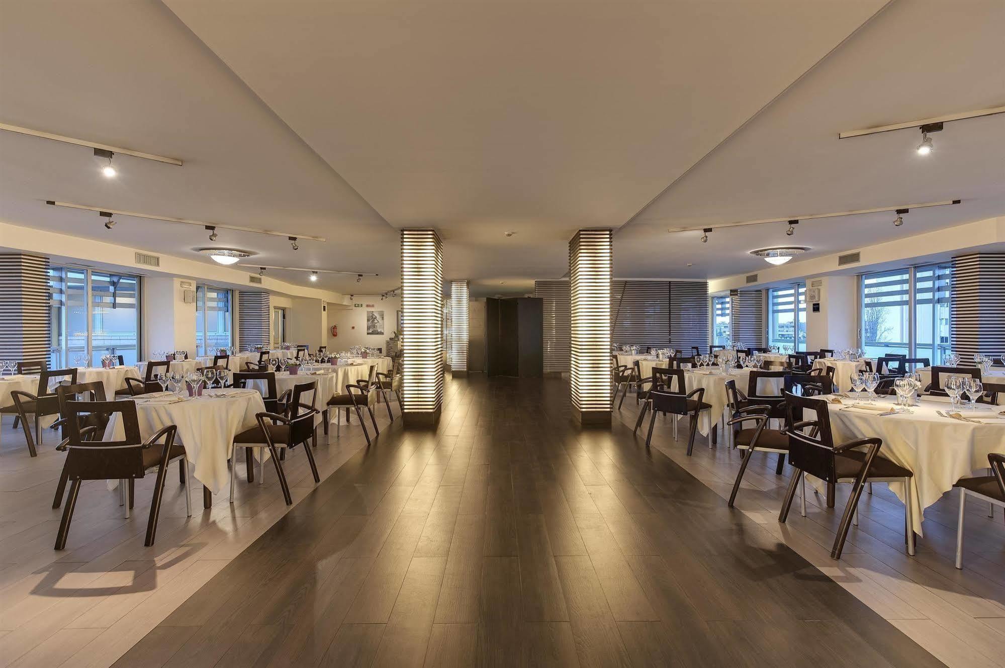 Occidental Aran Park Hotel Roma Exterior foto